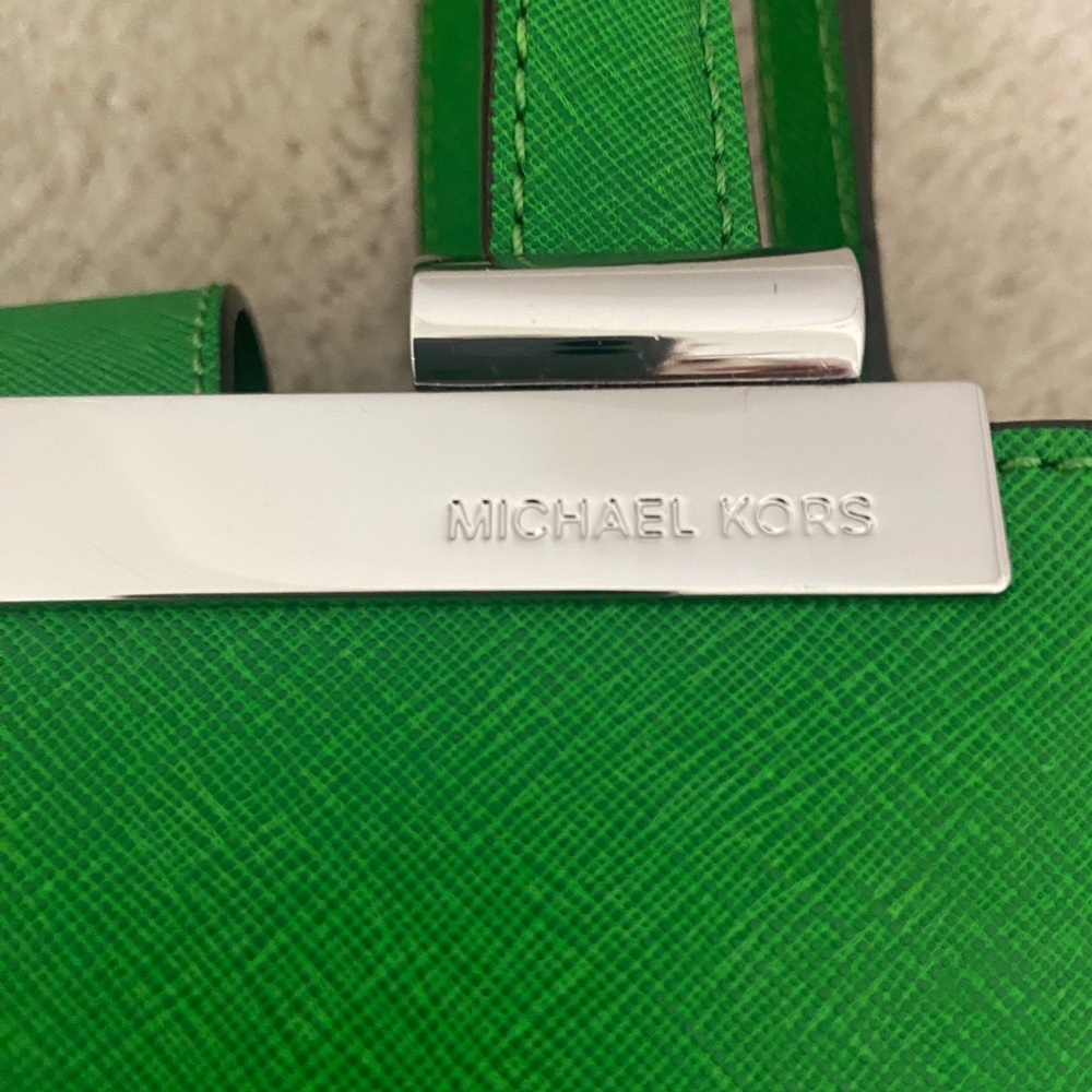 Michael Kors Green Saffiano Leather Satchel Bag - Like New!! - Picture 3 of 6
